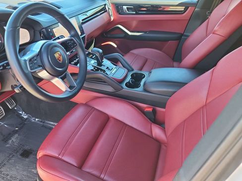 Used 2023 Porsche Cayenne S w/ Premium Package Plus AWD/4WD image 11