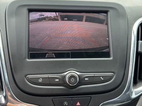 Used 2023 Chevrolet Equinox LS w/ Driver Confidence II Package FWD image 2