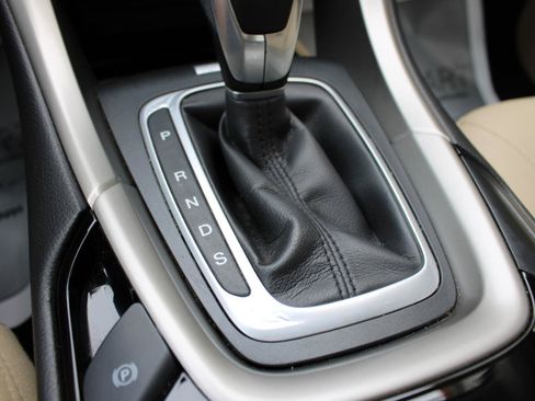 Used 2015 Ford Fusion SE w/ Equipment Group 202A FWD image 28