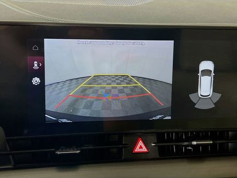 Used 2023 Kia Sportage EX w/ EX Premium Package image 14