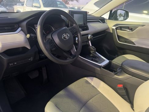Used 2022 Toyota RAV4 XLE image 9