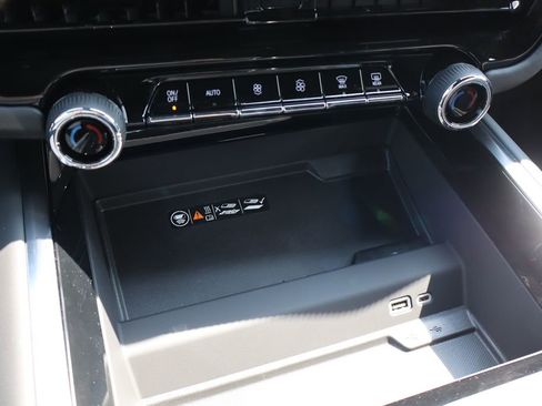 New 2025 Chevrolet Tahoe Premier image 25