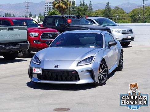 Used 2023 Toyota GR86 RWD image 4