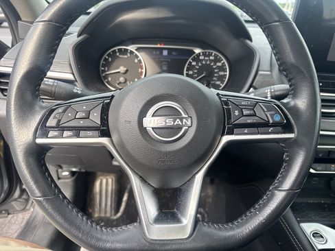 Used 2023 Nissan Altima 2.5 SV w/ SV Premium Package AWD/4WD image 17