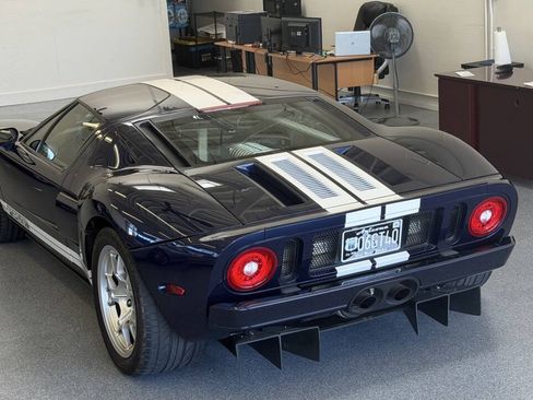 Used 2006 Ford GT RWD image 22