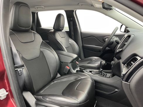 Used 2021 Jeep Cherokee Latitude Plus FWD image 32