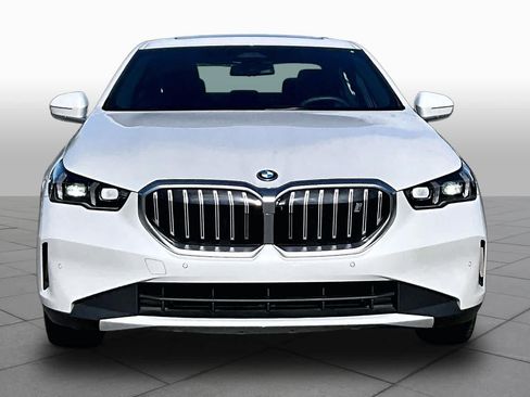Certified 2024 BMW i5 eDrive40i w/ M Sport Package RWD image 3