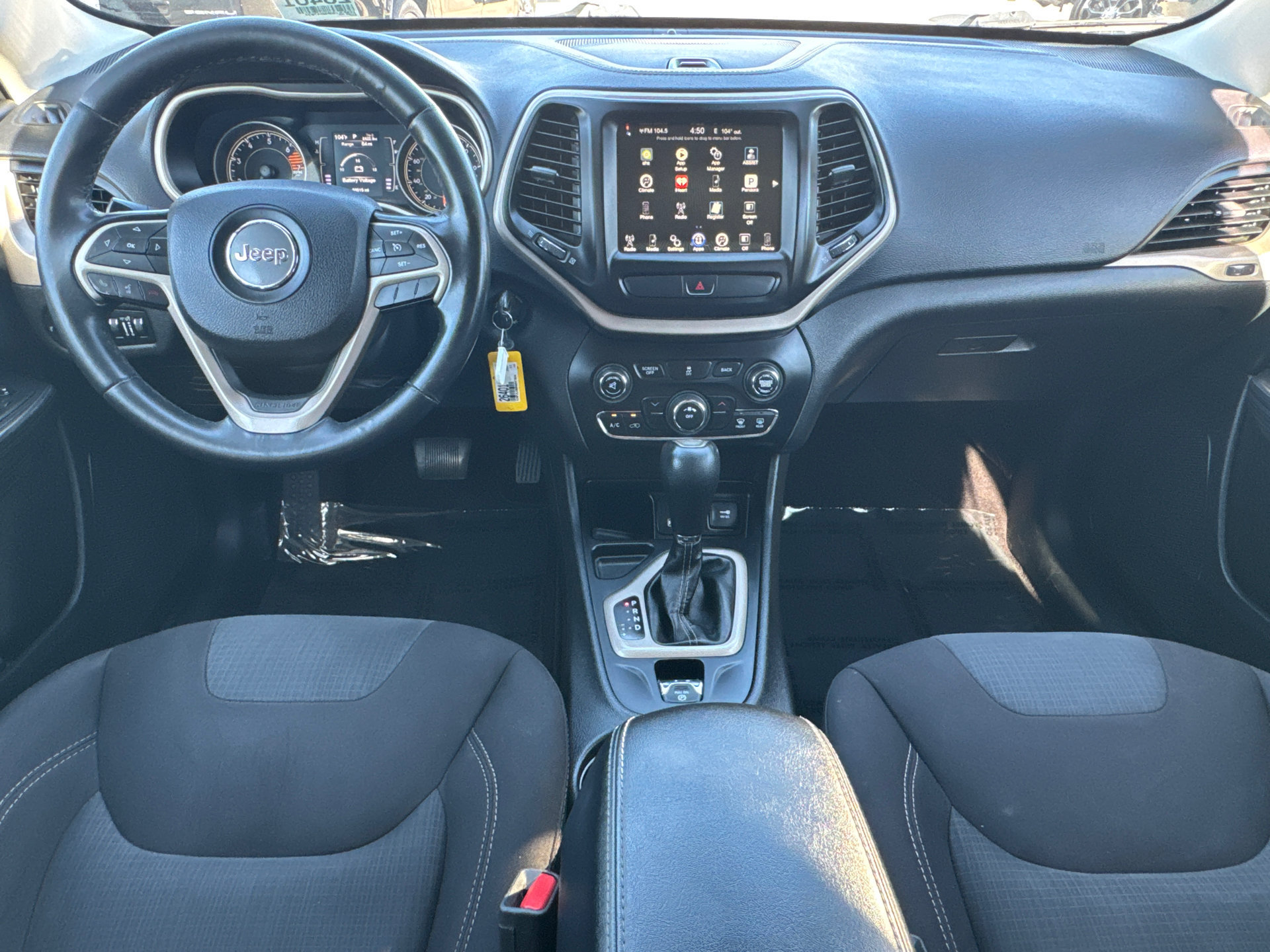 Used 2017 Jeep Cherokee Latitude FWD image 15
