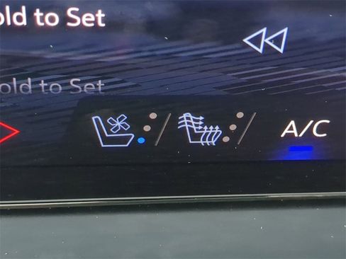 Used 2025 Chevrolet Tahoe High Country image 24