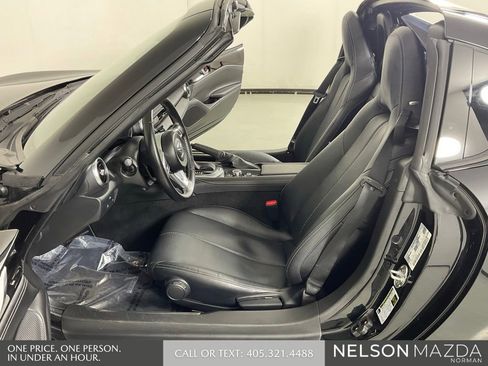 Used 2025 MAZDA MX-5 Miata RF Grand Touring image 13
