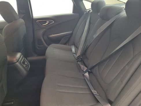 Used 2015 Chrysler 200 Limited w/ Convenience Group image 18