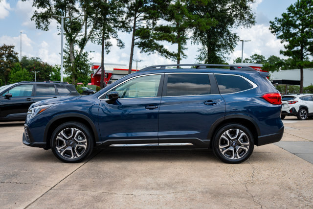 Used 2024 Subaru Ascent Limited w/ Technology Package AWD/4WD image 2