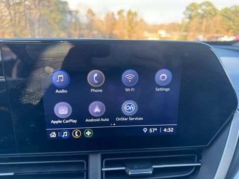 Certified 2025 Chevrolet Trax LS image 22