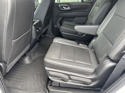 Used 2021 Chevrolet Tahoe LT w/ LT Signature Package image 17