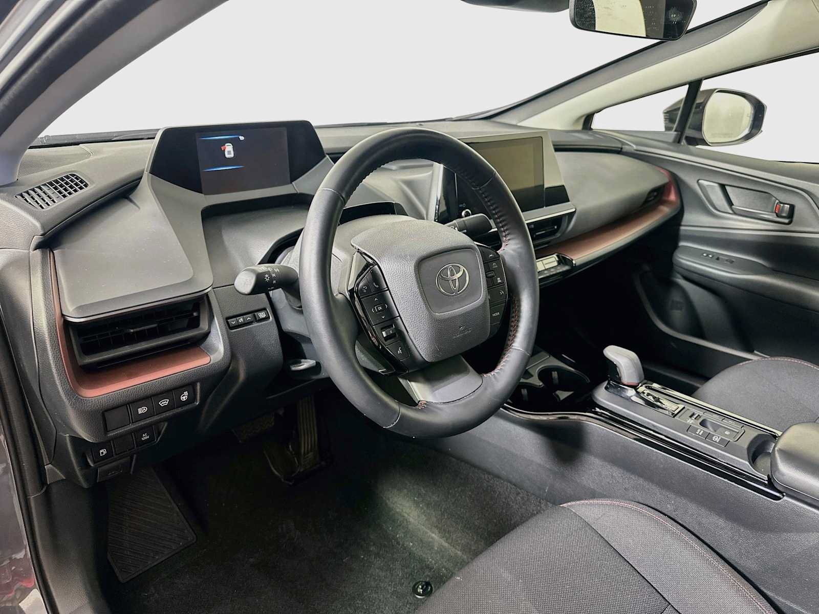 Used 2025 Toyota Prius Plug-In Hybrid FWD image 7