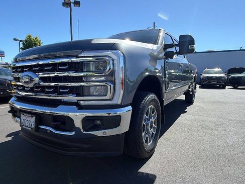 Used 2023 Ford F350 Lariat w/ Lariat Ultimate Package AWD/4WD image 9