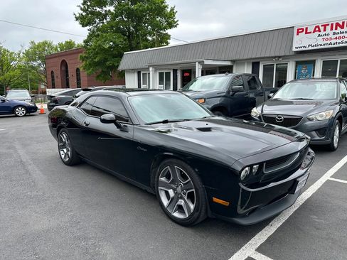 Used 2012 Dodge Challenger R/T RWD image 3