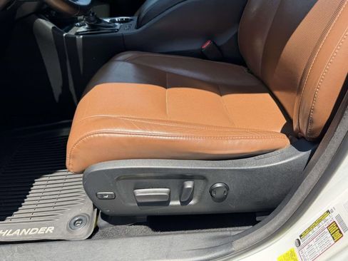 Used 2018 Toyota Highlander Limited AWD/4WD image 17
