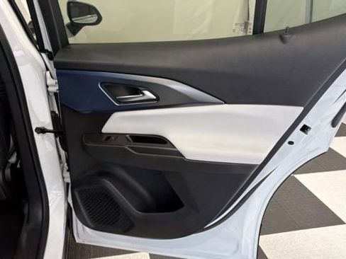 New 2026 Chevrolet Equinox EV LT FWD image 27