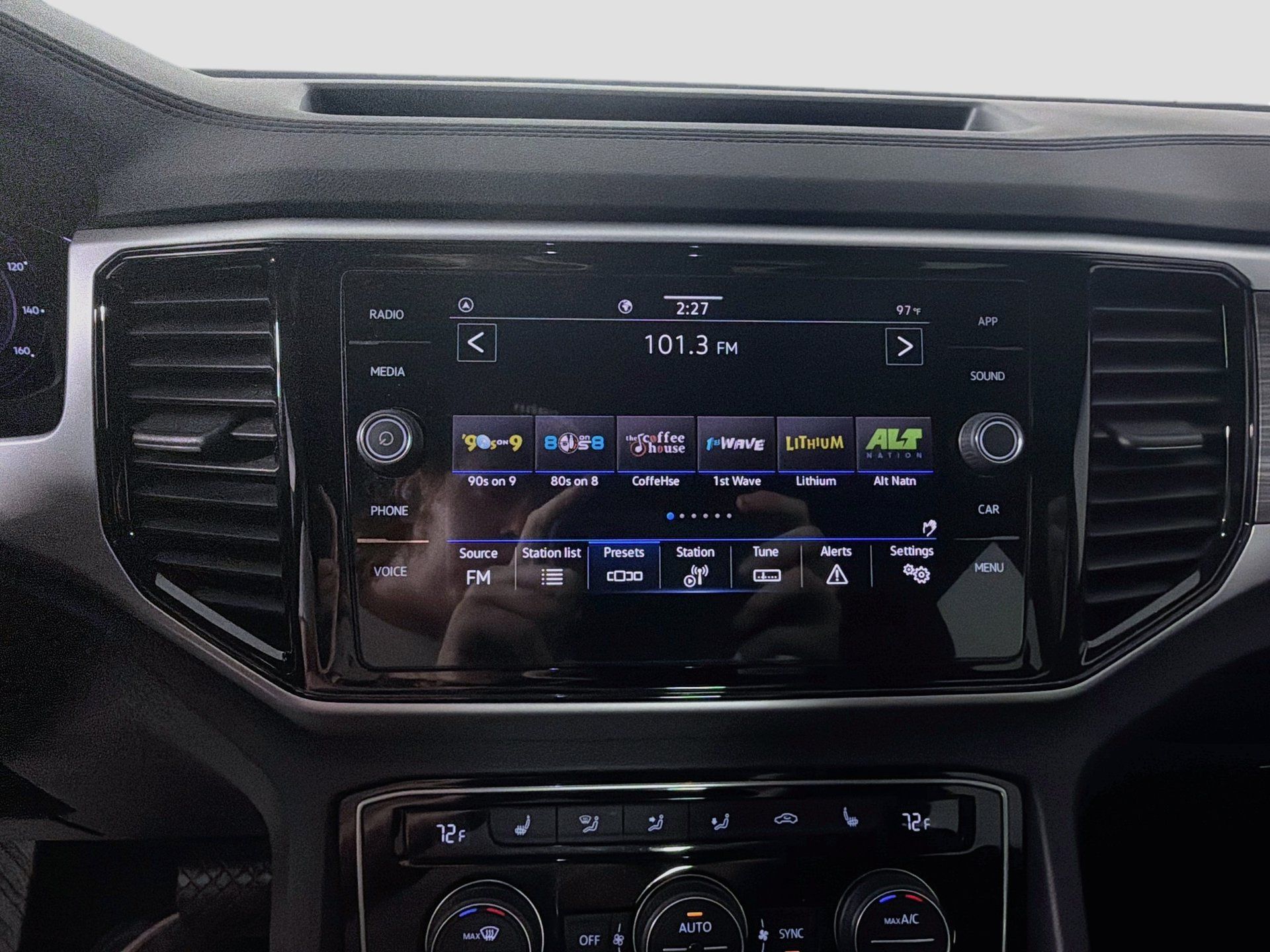 Certified 2023 Volkswagen Atlas Cross Sport SE FWD image 13