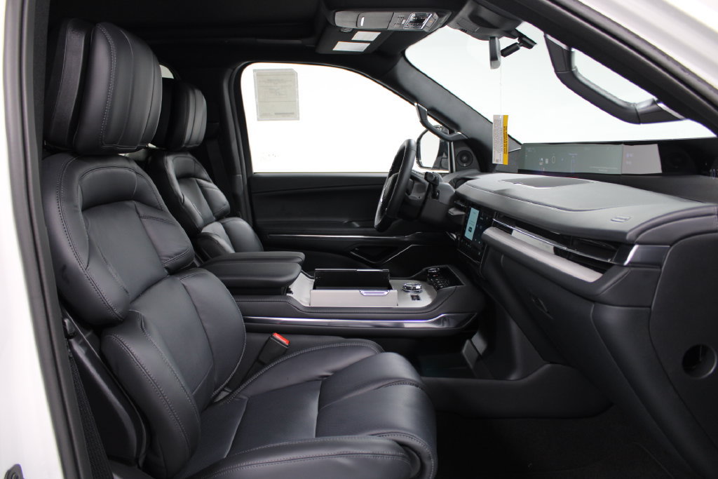 New 2026 Lincoln Navigator Reserve w/ Jet Appearance Package AWD/4WD image 37