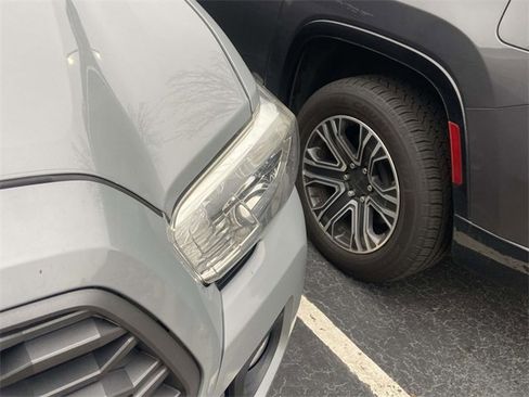 Used 2020 Toyota Tacoma TRD Off-Road image 11