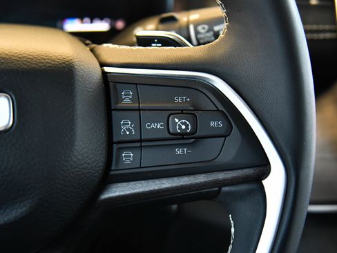 Used 2024 Jeep Grand Cherokee Limited 4xe AWD/4WD image 30