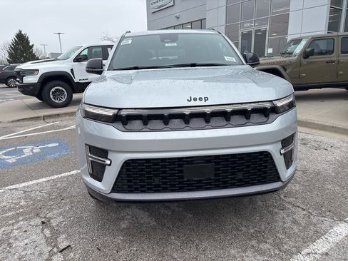 New 2026 Jeep Grand Wagoneer Limited AWD/4WD image 10
