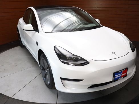 Used 2023 Tesla Model 3 Standard Range RWD image 58