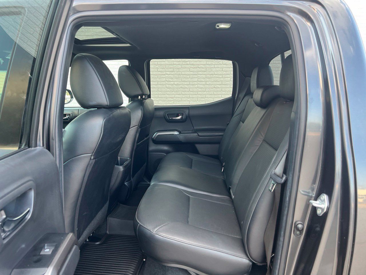 Used 2022 Toyota Tacoma Limited AWD/4WD image 17