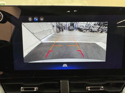 Used 2025 Chevrolet Equinox LT AWD/4WD image 28