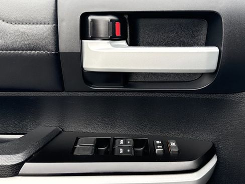 Used 2018 Toyota Tundra Limited w/ Limited Premium Package image 17