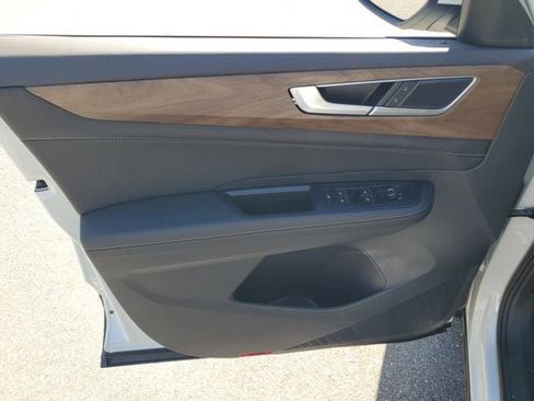 New 2026 Volkswagen Atlas SE FWD image 13
