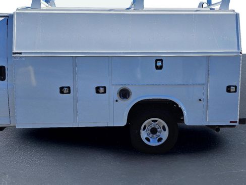 New 2024 Chevrolet Express 3500 w/ Power Convenience Package image 15