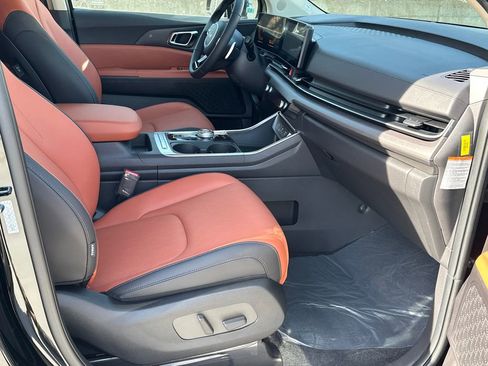 New 2026 Kia Carnival EX FWD image 7