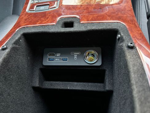 Used 2017 Land Rover Range Rover HSE image 43