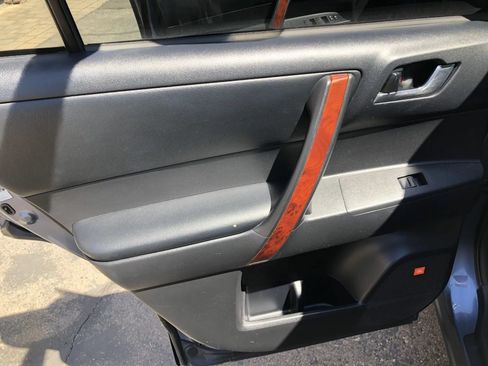 Used 2012 Toyota Highlander Limited AWD/4WD image 32