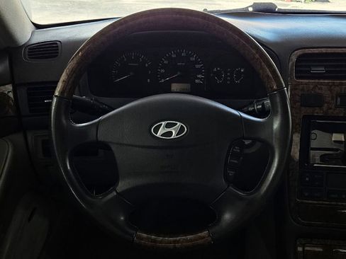 Used 2005 Hyundai XG350 L FWD image 10