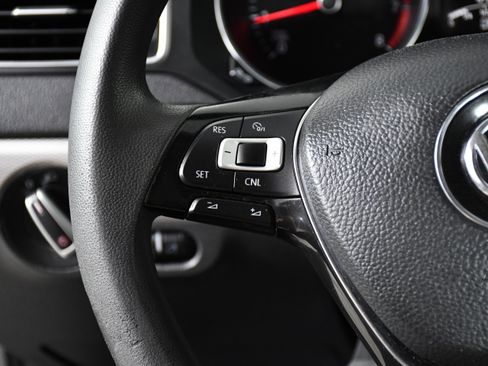 Used 2017 Volkswagen Jetta S image 11