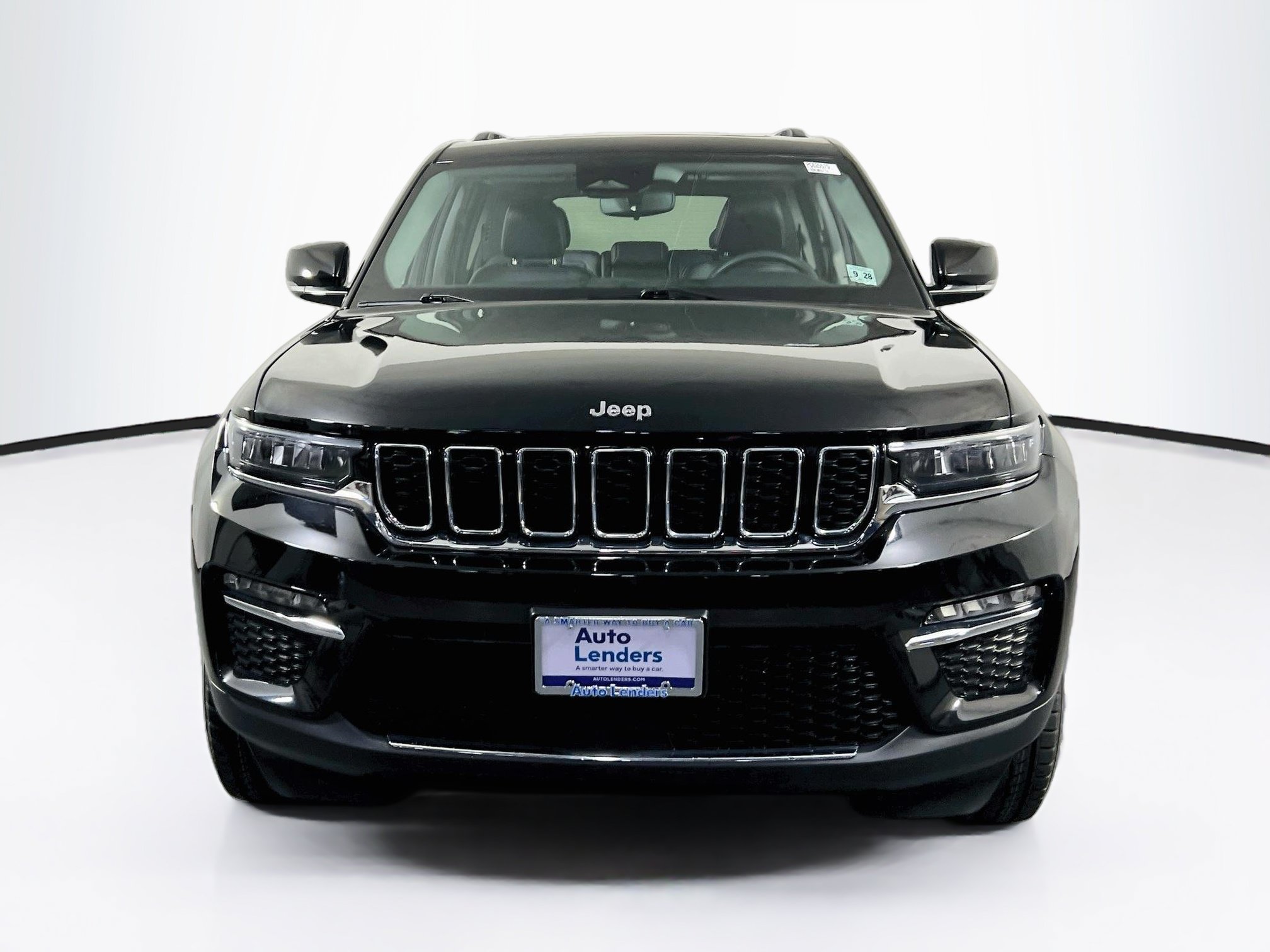 Used 2023 Jeep Grand Cherokee Limited AWD/4WD image 2