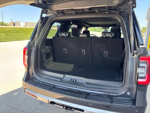 Used 2024 Ford Expedition Platinum AWD/4WD image 32