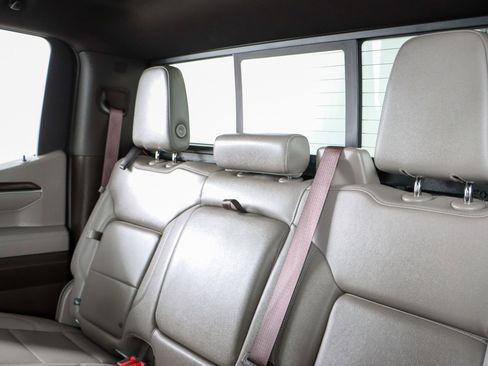 Used 2024 GMC Sierra 1500 SLT image 27