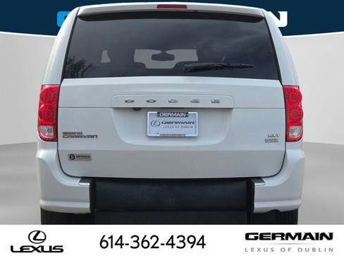 Used 2019 Dodge Grand Caravan SXT image 12