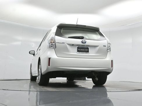 Used 2014 Toyota Prius V Five image 47