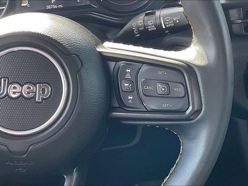 Used 2024 Jeep Wrangler Willys image 29