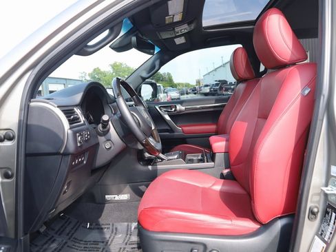Used 2023 Lexus GX 460 Luxury w/ Sport Design Package image 12
