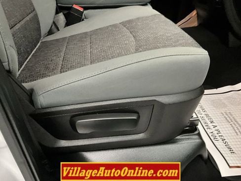 Used 2019 RAM 1500 Big Horn AWD/4WD image 37