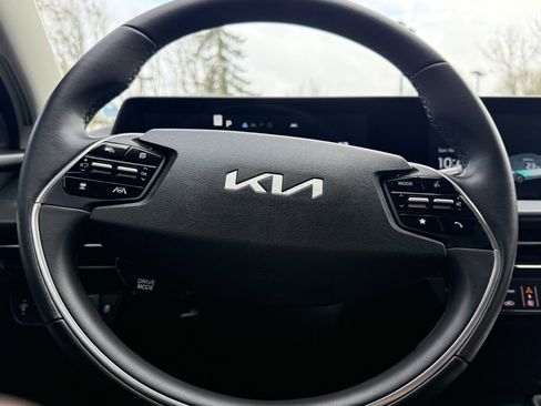 Used 2024 Kia EV6 Light image 33