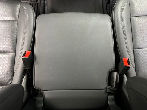 Used 2025 GMC Sierra 1500 SLT image 38