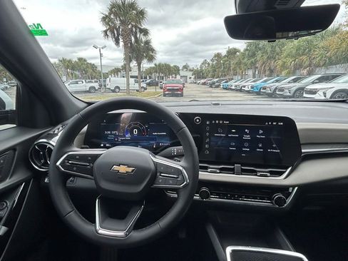 New 2026 Chevrolet Equinox LT w/ Convenience Package II image 16